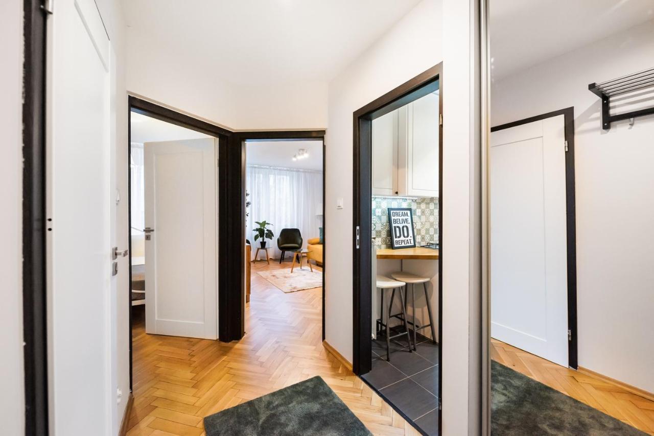 Metro Swietokrzyska Boho Aesthetic Apartment Warsaw Luaran gambar